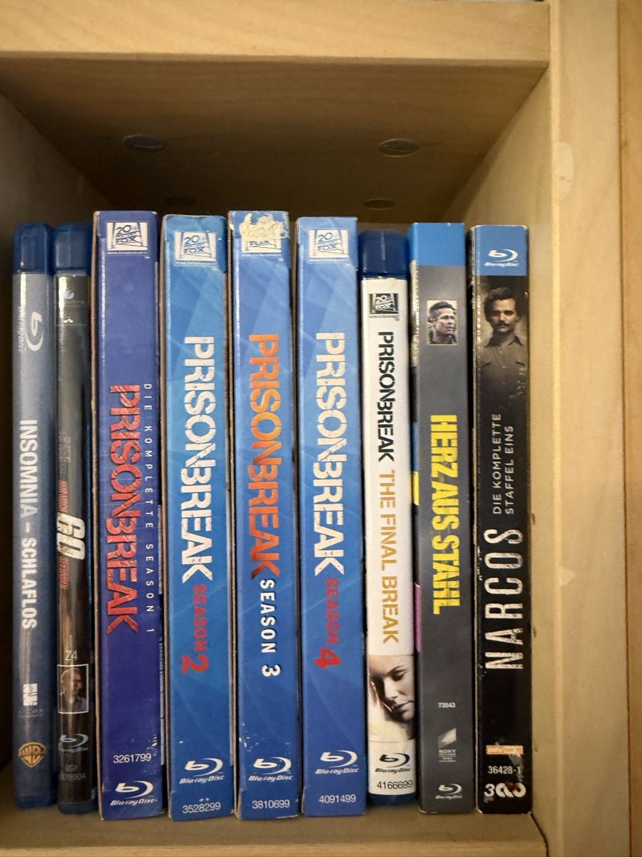 Tous les DVDs: Blu Ray Sammlung 300 Stk. – D'occasion à Rüfenacht BE par Legionar 4