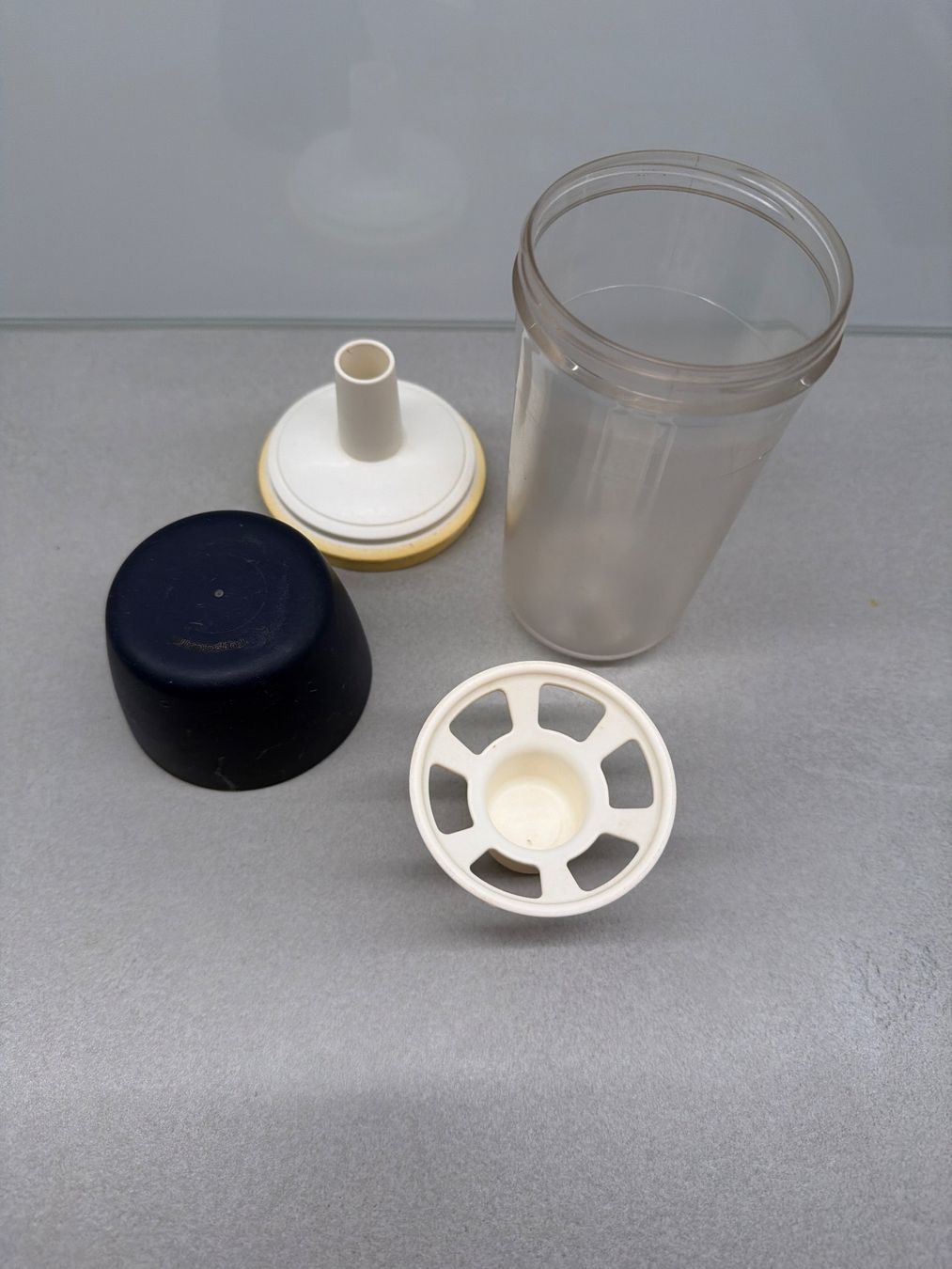 Tupperware Contenitori & Simili: Tupperware Allegra Shaker – Usato da Bülach venduto da Jackybabue 2