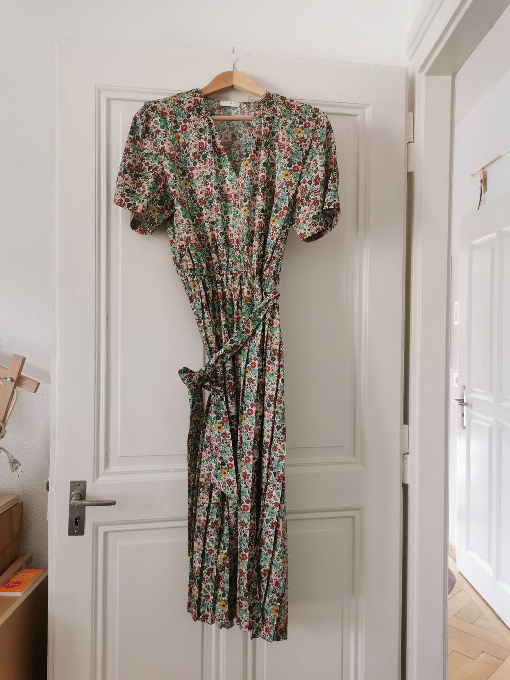 Sandro Vestiti: Sandro sommerliches Midikleid mit Blumenmuster, Grösse 38 – Usato da Bern venduto da jdilla 2