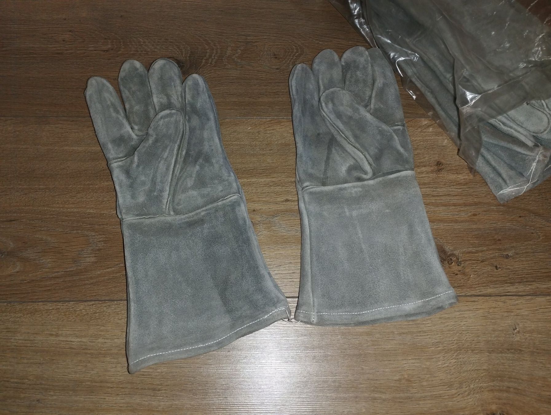 Gants & mitaines : Schweiss Handschuhe – Neuf (Voir description) à Dallenwil par Mnied 1