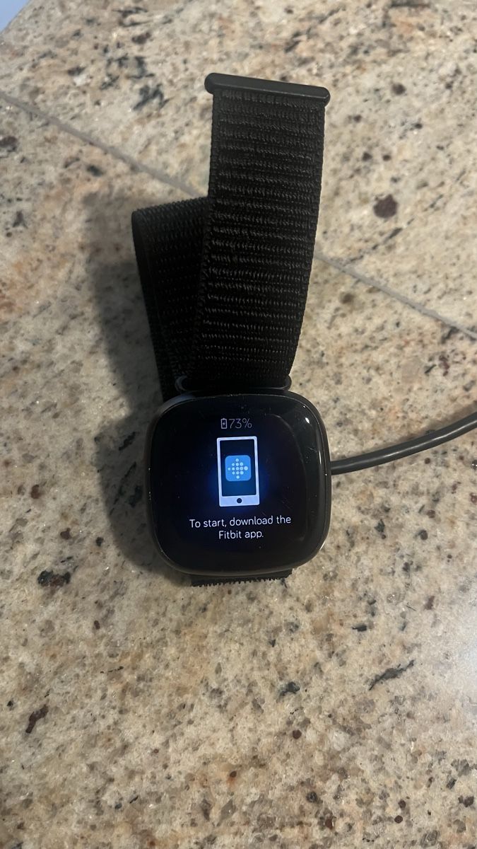 Fitbit Smartwatch: Fit Bit Versa 3, wie neu – Nuovo (secondo la descrizione) da Aarberg venduto da jud_xq7y