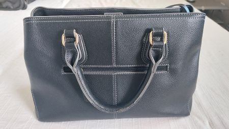 Handtasche schwarz mit Reissverschluss guter Zustand