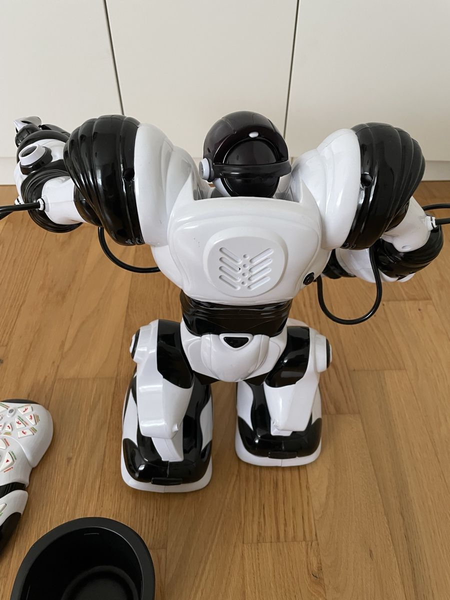 Giocattoli: Robosapien X 8006/8009 – Usato da Arni AG venduto da Lorelai80 4