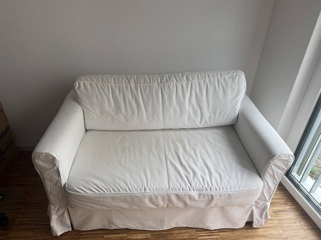 Ikea Divani: Ausziehbares Schlafsofa / Bettsofa – Usato da Zürich venduto da elenaeric