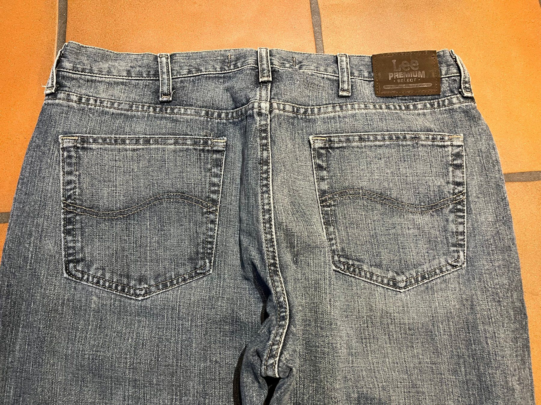 Lee Jeans: 2 Paar Jeans Lee Grösse 38x32 – Usato da Rechthalten venduto da Cheech2 4