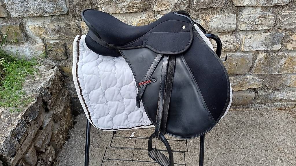 Selle & Accessori: Selle d'équitation marque SIGMA – Usato da Perly venduto da Hondalanig 1