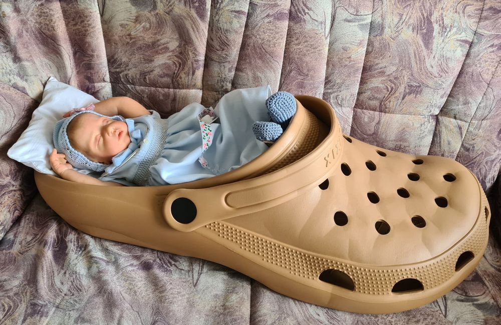 Xxl crocs sales