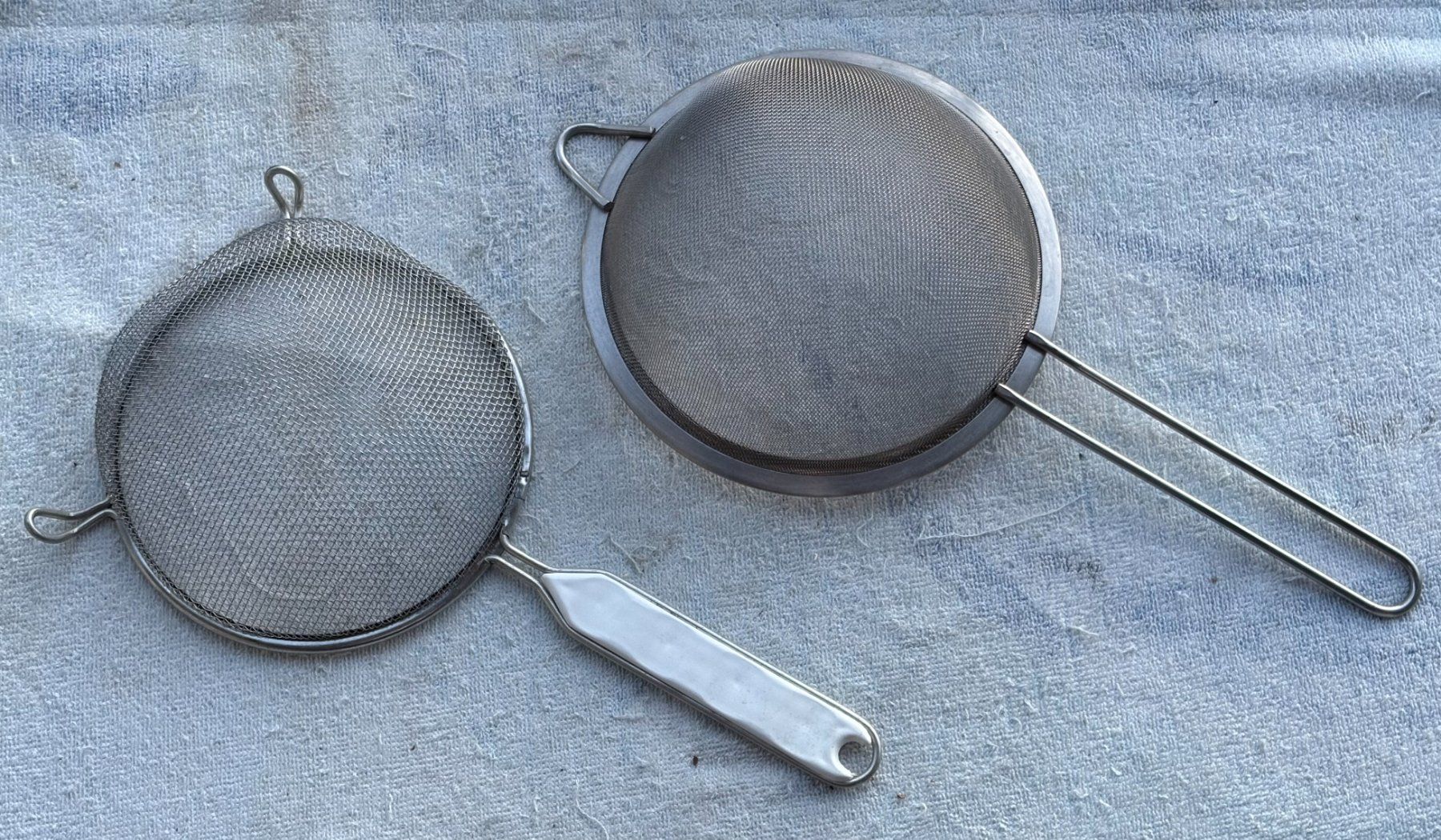 Elettrodomestici da cucina: 2 KÜCHEN SIEBE – Usato da Ostermundigen venduto da Wyatt-Earp