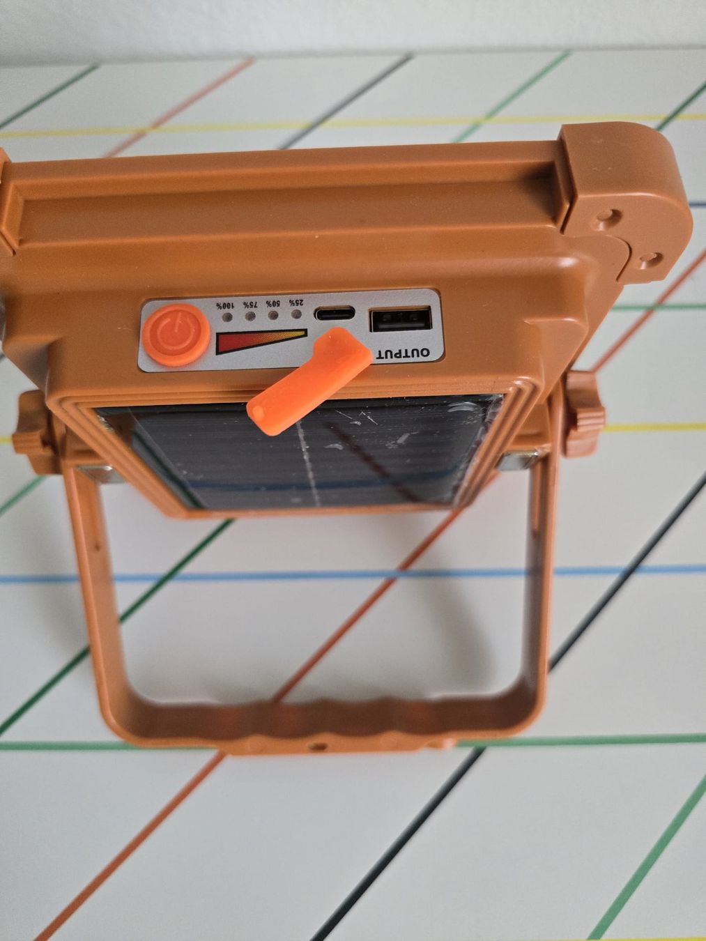 Lampen: Neue Solar LED Baustrahler mit USB Anschluss, Orange! – Neu und originalverpackt aus Zürich von dev_5brj 2