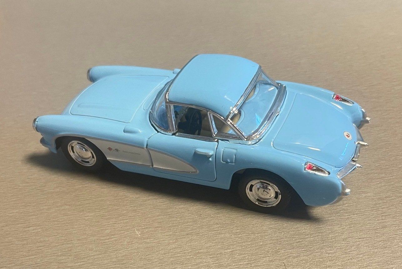 Modellautos: Kinsmart  1/34 1957 Chevrolet Corvette hellblau – Gebraucht aus Sirnach von sagrotin
