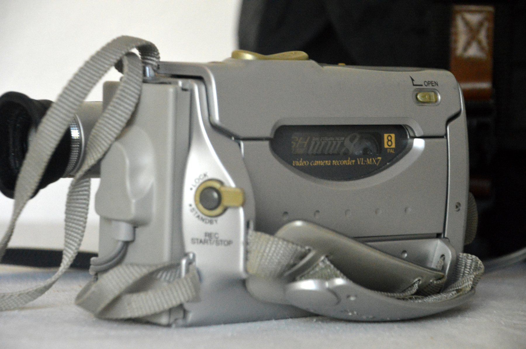Sharp Videocamere: Camcorder Sharp VL-MX7S-SL Video8 caméscope – Difettoso da Collonges venduto da arashee 6