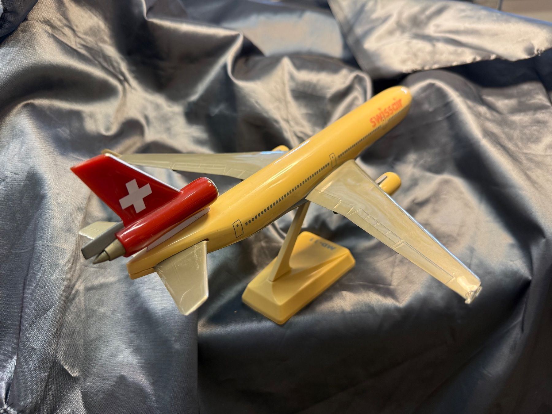 Swissair Kit di modellismo & Modellini statici: Swissair MD-11 Modell 1990 -1995 – Usato da Glattbrugg venduto da Xena2014 4