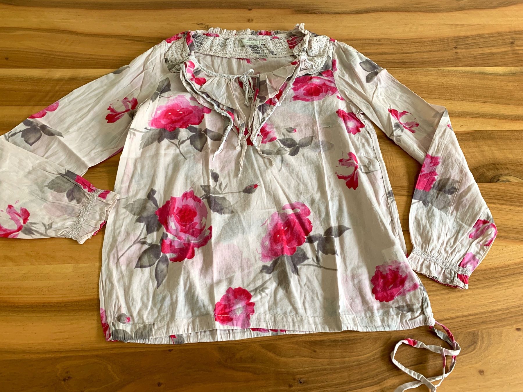 Cream Camicette: CREAM edle Bluse grosse Blüten Rosen Gr. 36 – Nuovo (secondo la descrizione) da Meiringen venduto da magnooliaa