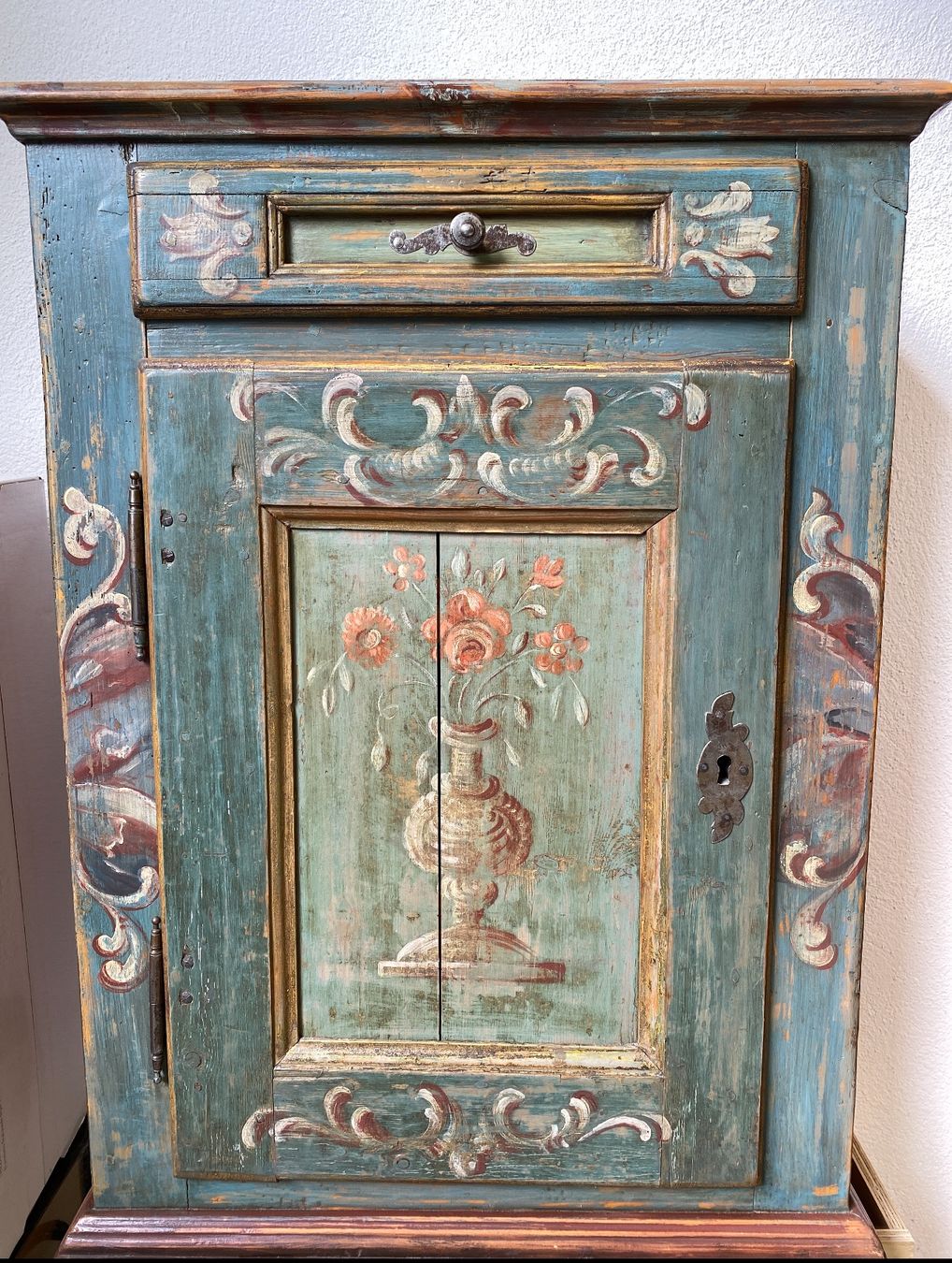 Cassettiere: Confiturier Rustique du XIXème Siècle – Usato da Gsteig b. Gstaad venduto da Auctionly 1