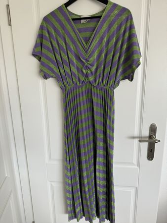 Robe longue brillante 