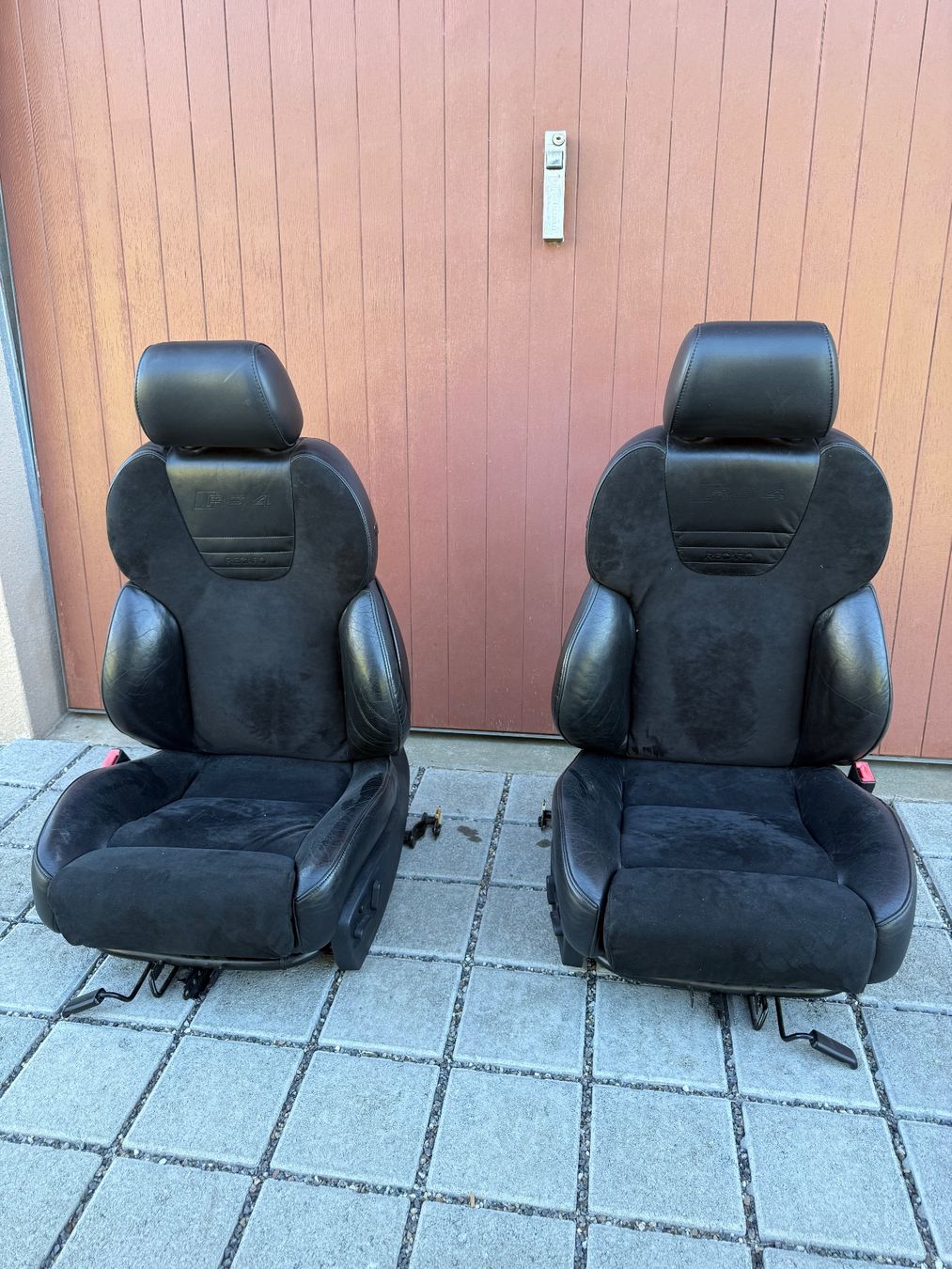 Audi Alle Autoersatzteile: Audi RS4 B5 Sitze Paar – Gebraucht aus Fahrni b. Thun von Schneiderlein55