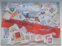 Kiloware ca. 100gr Briefmarken zum ablösen