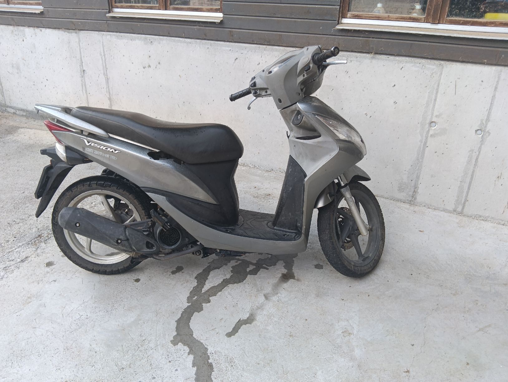 Honda Scooters: Honda Vision 110 Roller grau  – Défectueux à Reitnau par hogge5