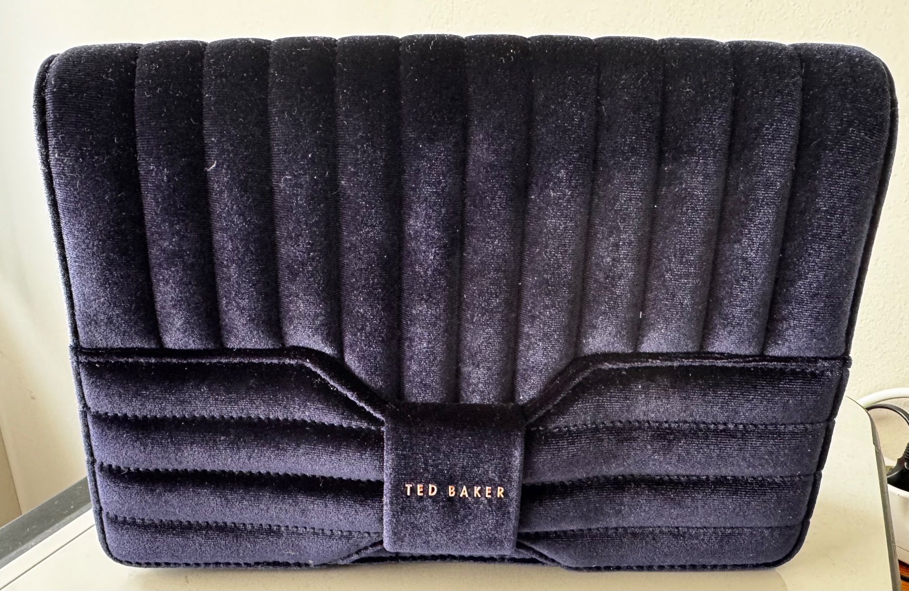 Ted Baker Borse da donna: Schöne Abendtasche aus Samt. NEUE – Nuovo (secondo la descrizione) da Zürich venduto da Manubene 2