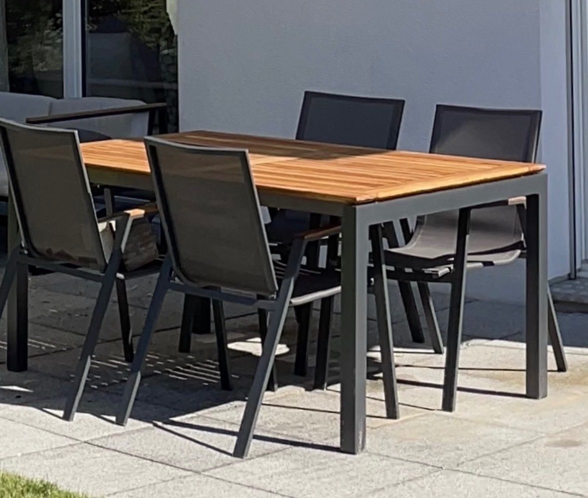Tavoli: Table de jardin 6/8 place – Usato da Meyriez venduto da fminois 1
