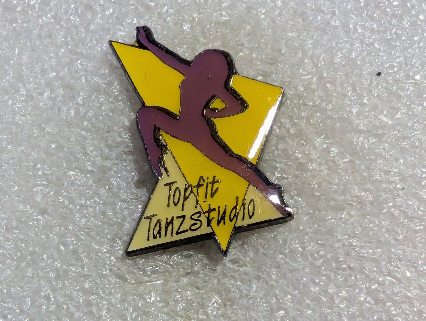 Placchette & Badge: Ansteckpin 132: Topfit Tanzstudio – Usato da Oppligen venduto da Pin-Fall-Shop