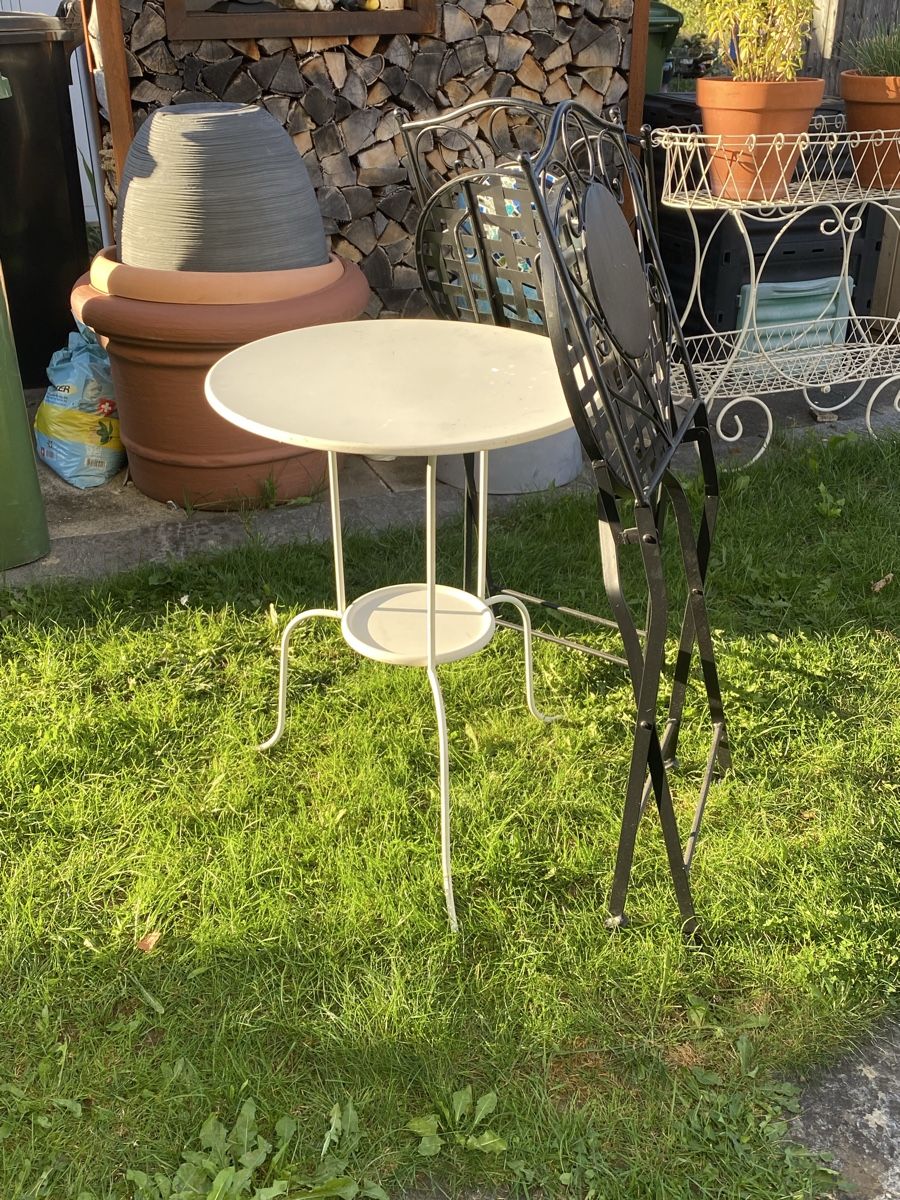 Set di tavolo e panche: Bistro Balkon Set Gartentisch mit Stühlen – Usato da Wiesendangen venduto da argon03 7