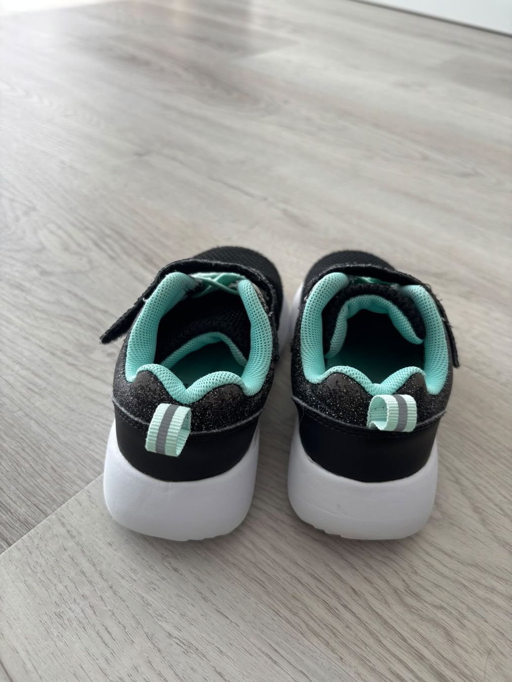 Schuhe für Jungen: Kindersneaker Gr. 25.5 – Gebraucht aus Hochfelden von rub_rnw5 4