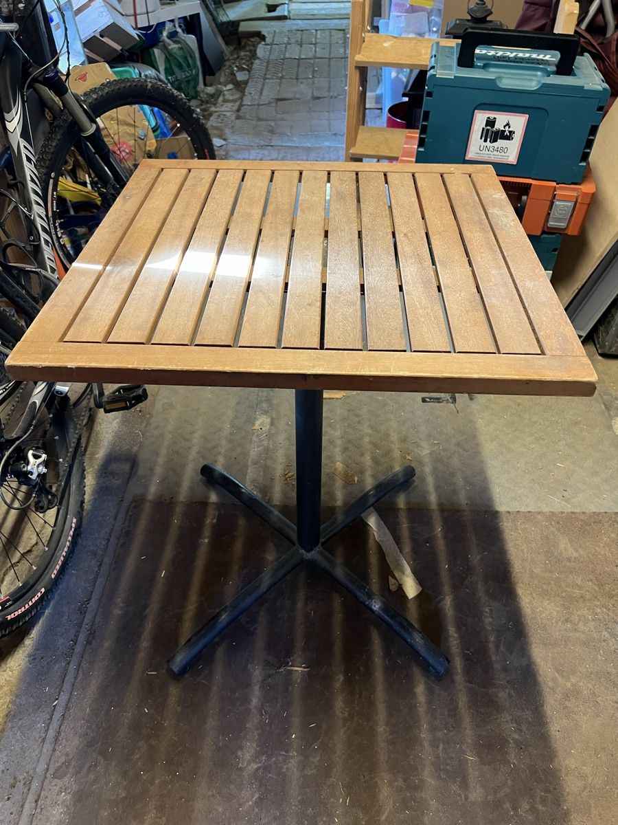 Tables: Gartentischchen Teakholz, Tisch – D'occasion à Huttwil par luk_9tdh 1