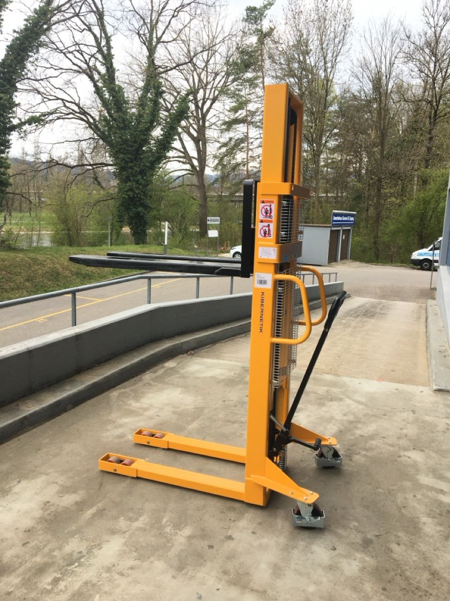 Carrelli elevatori e a forche: Stapler bis 2.5 m hoch – Nuovo e nell'imballaggio originale da Würenlos venduto da Shop_Shop 2