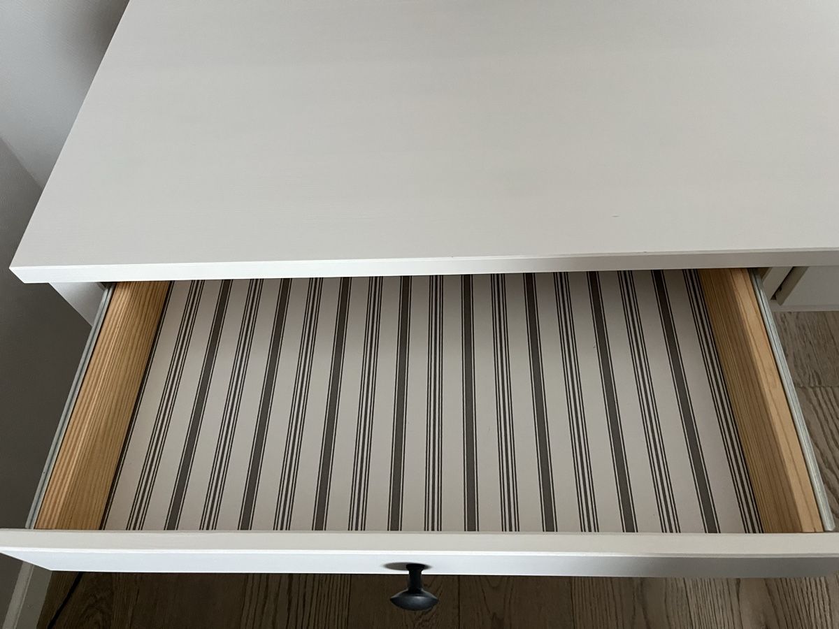 Ikea Scrivanie: Weisser Schreibtisch mit zwei Schubladen – Usato da Brittnau venduto da spuuki 1
