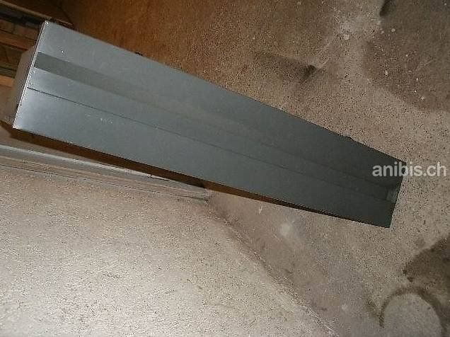Attrezzatura & Pezzi di ricambio: grosse graue Schubladen aus Metall mit 4 Rollen – Usato da Zürich venduto da Tivoli2 1