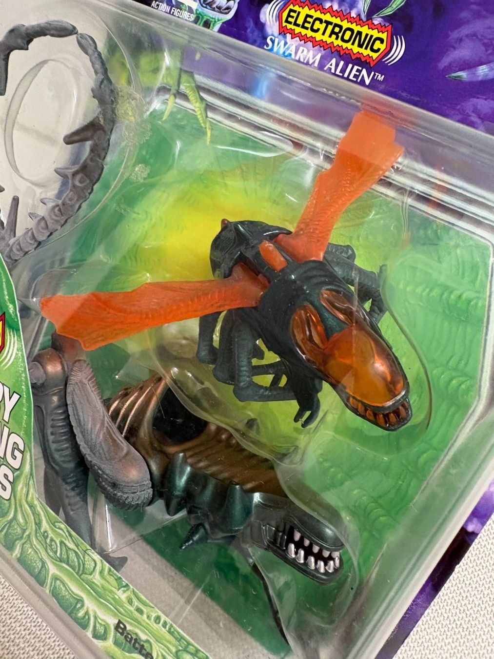 Figuren: NEU Electronic Swarm Alien Action Figur Vintage 1994 – Neu und originalverpackt aus Ottenbach von TimelessEmotions. 6