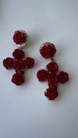 Orecchini pendenti rossi 6 cm lungha forma di croce e rose