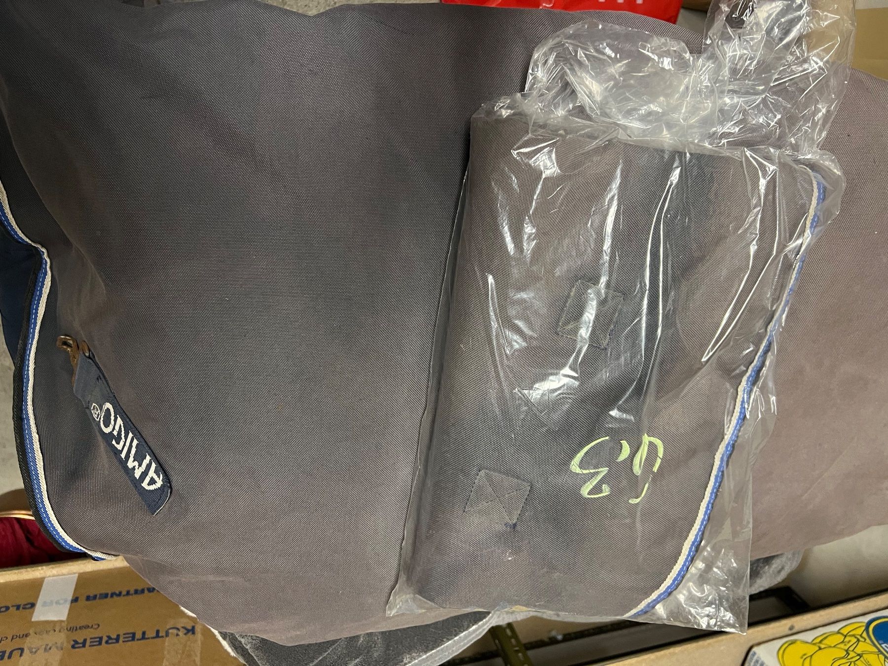 Amigo Coperte: Couverture Amigo 400gr et couvre cou – Usato da Veyrier venduto da Jeffdodo