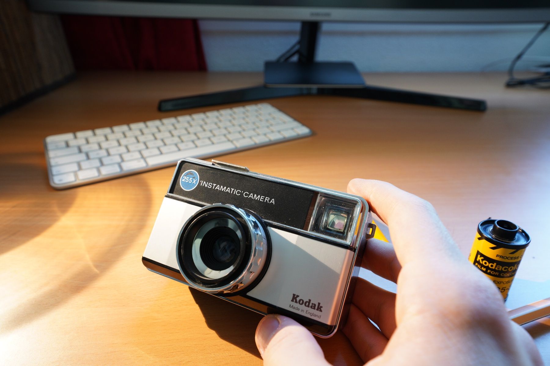 Kodak Fotocamera: Kodak Instamatic + Hülle – Usato da Dagmersellen venduto da sim_zqh8 2