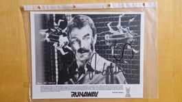 Tom Selleck (Runaway), Original Autogramm auf Foto in s/w