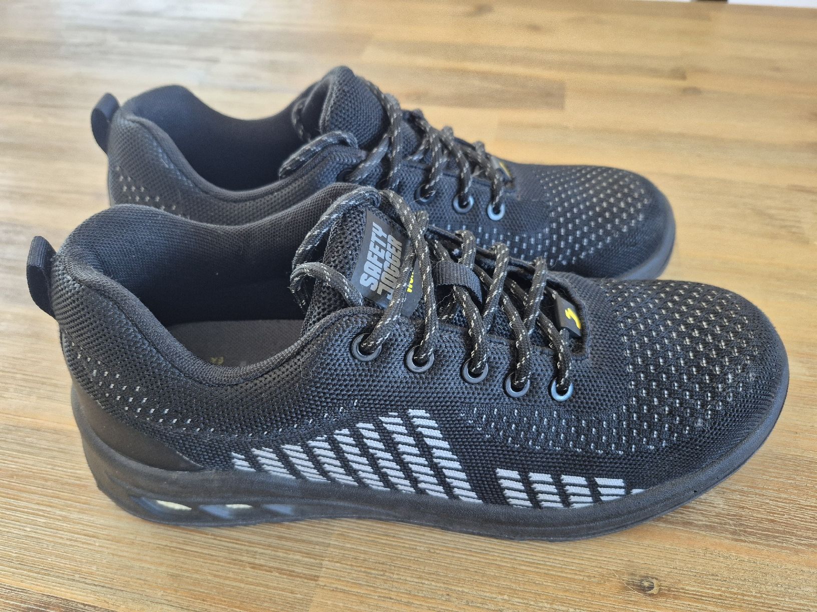 Scarpe da uomo: Herren Sicherheits Arbeitsschuhe Gr. 44 – Usato da Gerlafingen venduto da nila44 1