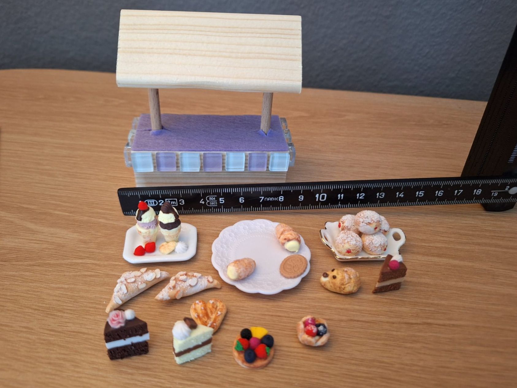 Case e mobili per bambole: Puppenhaus Marktstand – Nuovo (secondo la descrizione) da Zürich venduto da HandmadeTinyFood 3