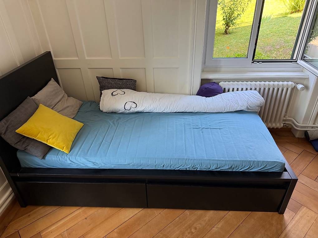 Betten: Bett inkl. Matratze & Kommode – Gebraucht aus St. Gallen von codeamazes 3