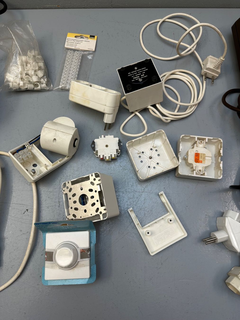 Stecker: SCHALTER/KABEL/STECKER DIV AB 1.-!!! – Gebraucht aus Zürich von NIKI777 5