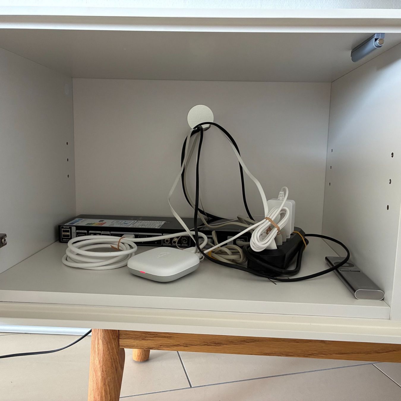 TV Möbel: Modernes TV-Board – Gebraucht aus Meisterschwanden von Otto753 3