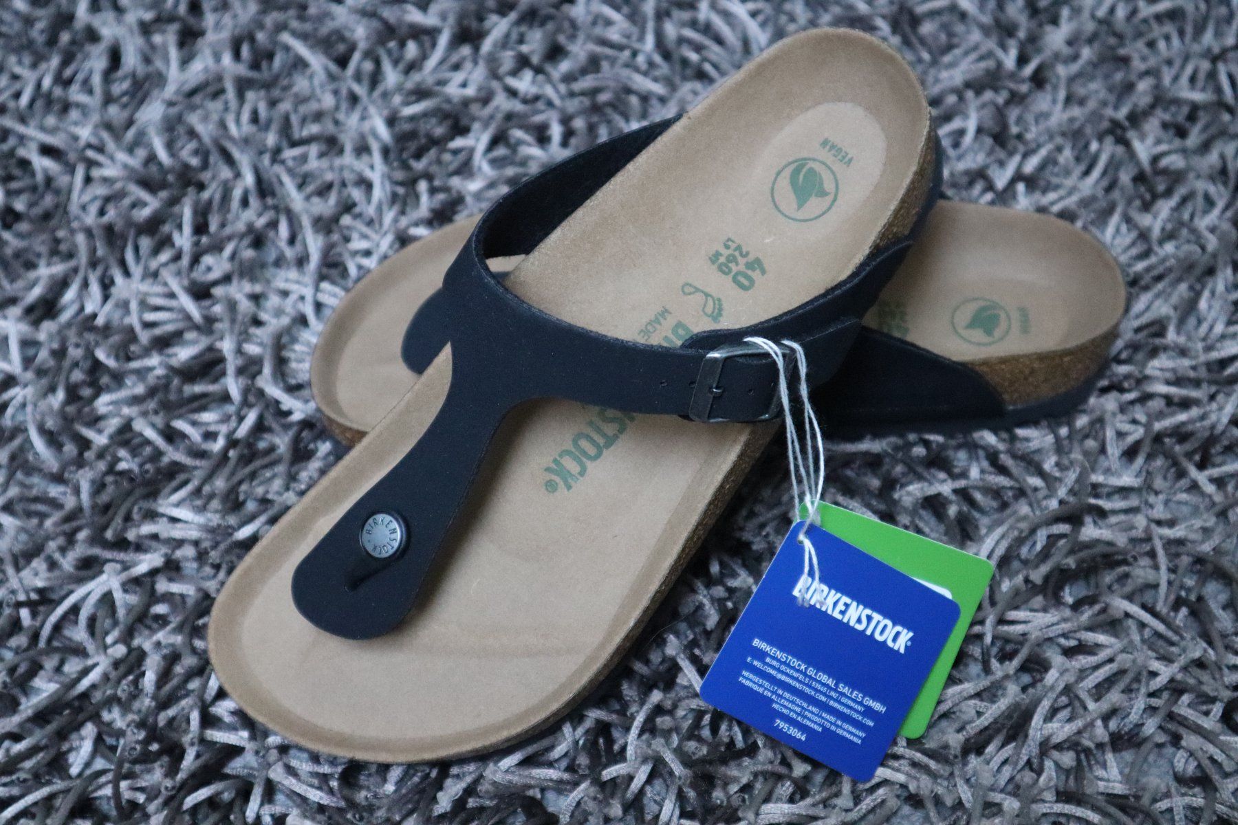 Birkenstock Herrenschuhe: Birkenstock, Gizeh, Gr. 40, schwarz, NEU – Neu und originalverpackt aus Wattwil von glueck 1