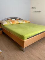 Doppelbett 180x200cm mit Lattenrost und zwei Matratzen
