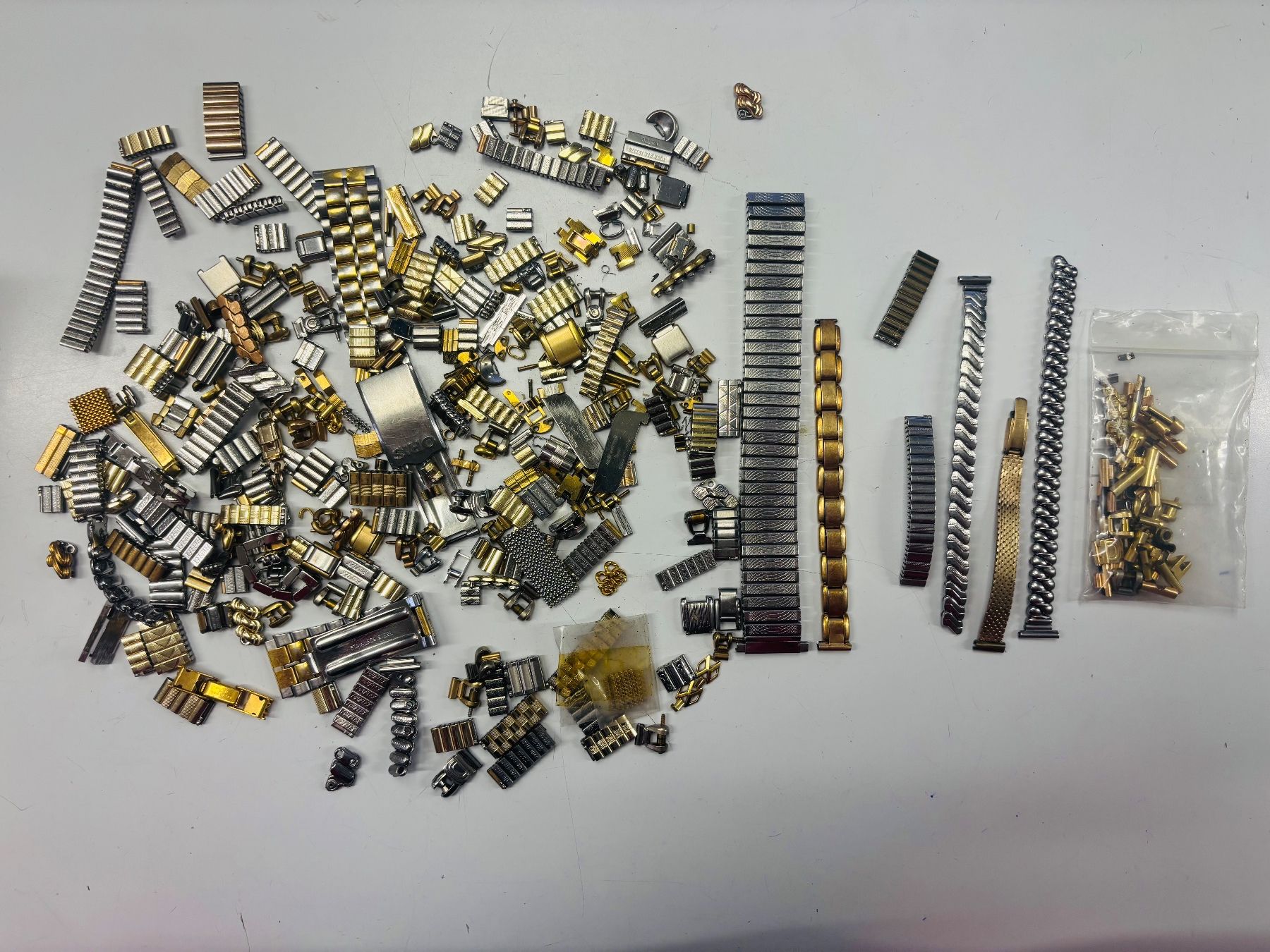 Orologi: Armbänder, Stifte, etc. Einzelteile Metallbänder – Usato da Oberdorf BL venduto da piano29mar 3