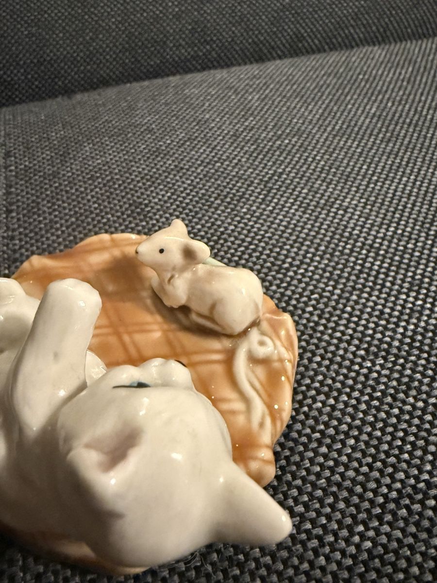 Statuette: Porzellan Katze mit Maus – Usato da Buchs SG venduto da and_d8tp 2