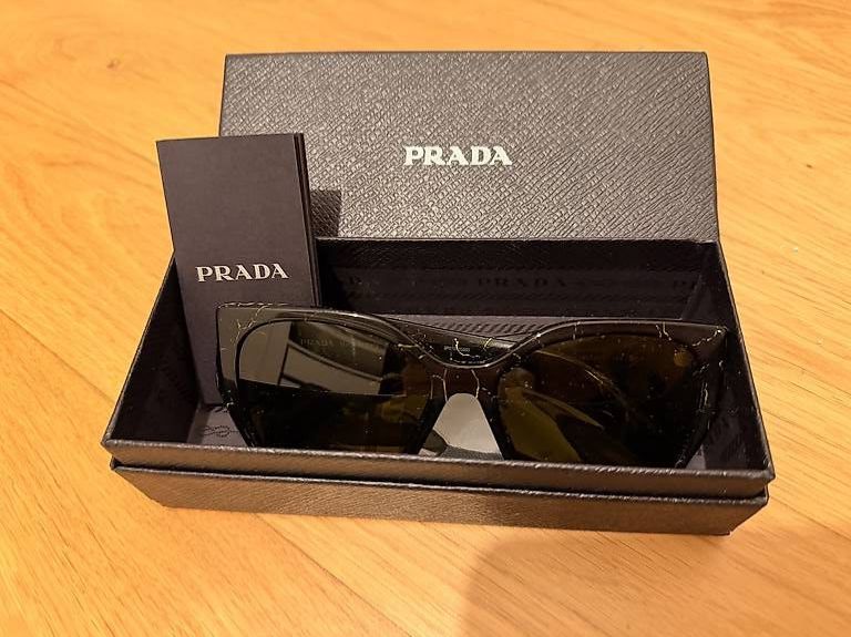 Occhiali & Lenti: Prada Sonnenbrille PR 19ZS black used – Usato da Aesch BL venduto da ack_x8zg 4