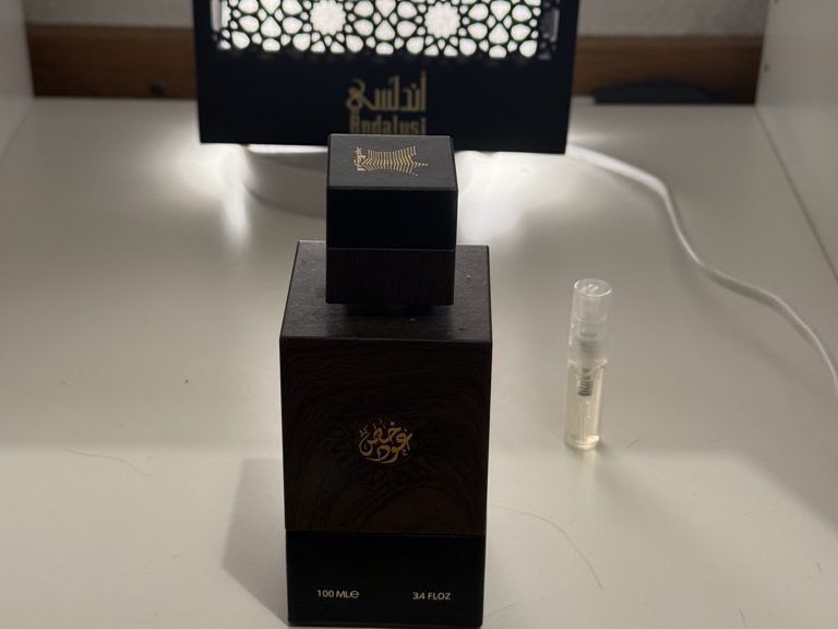 Parfum & Eau de Toilette: Arabian Oud Oud Khass décant 2 ml – Neu (gemäss Beschreibung) aus Meyrin von Al-Andalusi