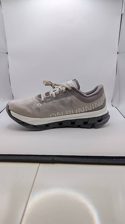 On Scarpe da donna: On running Cloud flow 5 taille 38 neuve – Nuovo e nell'imballaggio originale da Genève venduto da fabienpro 1