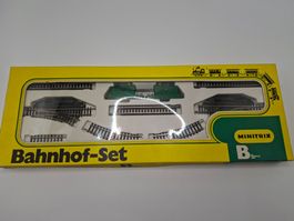 Minitrix 51 4994 01 Bahnhof-Set B mit 2 ElektroweicOVP (HBN)