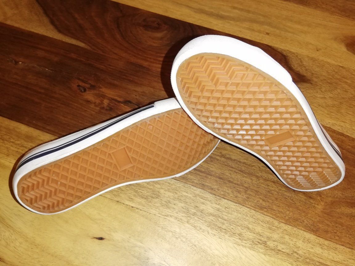 Scarpe per ragazzi: neuwertige weisse Schuhe Gr. 26 – Usato da Oberrieden venduto da smarties949 3